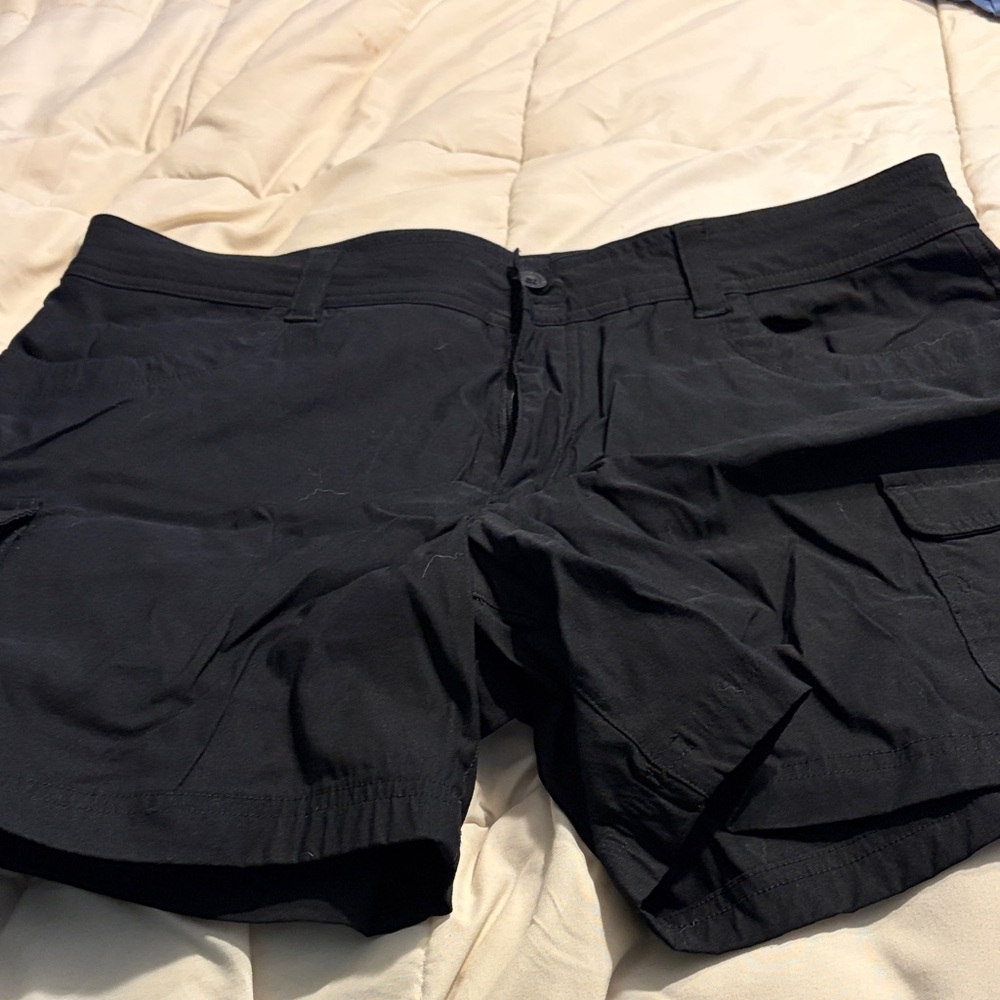 Eddie Bauer Women's Black Cargo Shorts